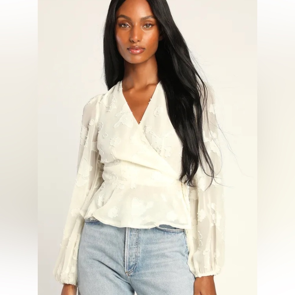Lulu's Ivory Floral Long Sleeve Wrap Too NWOT Sz XL